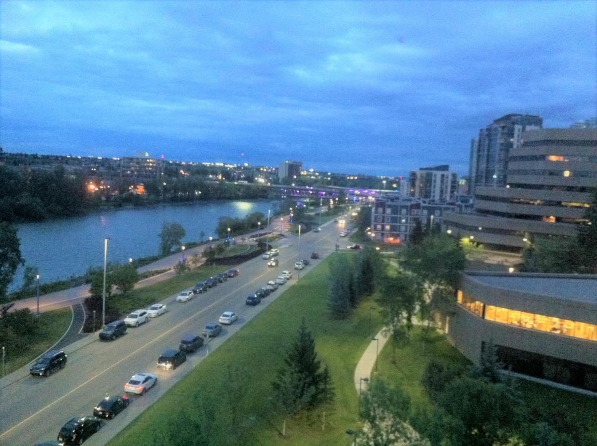 Amicable, Cozy, High Speed Internet, Sleeps 2 Riverview Downtown Apartment YYC Exteriér fotografie